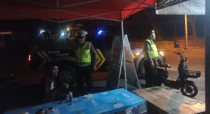 Waspada Malam Minggu: Polsek Dentim Gencarkan Blue Light Patrol Cegah Gangguan Kamtibmas